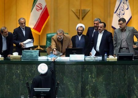 إن الموافقة على مشروع قانون الموازنة لعام 1999 من شأنها أن تؤدي إلى تفاقم الأوضاع المعيشية للمواطنين.